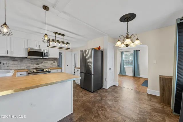 $200,000 | 315 Bordeaux Street, Jacksonville, NC 28540