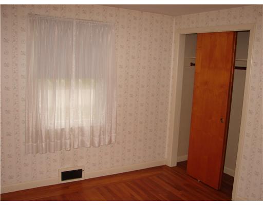 20 Newell Road Cranston, RI 02910 - Photo 10 of 20 Bedroom. Bedroom 3. All new windows throughout!