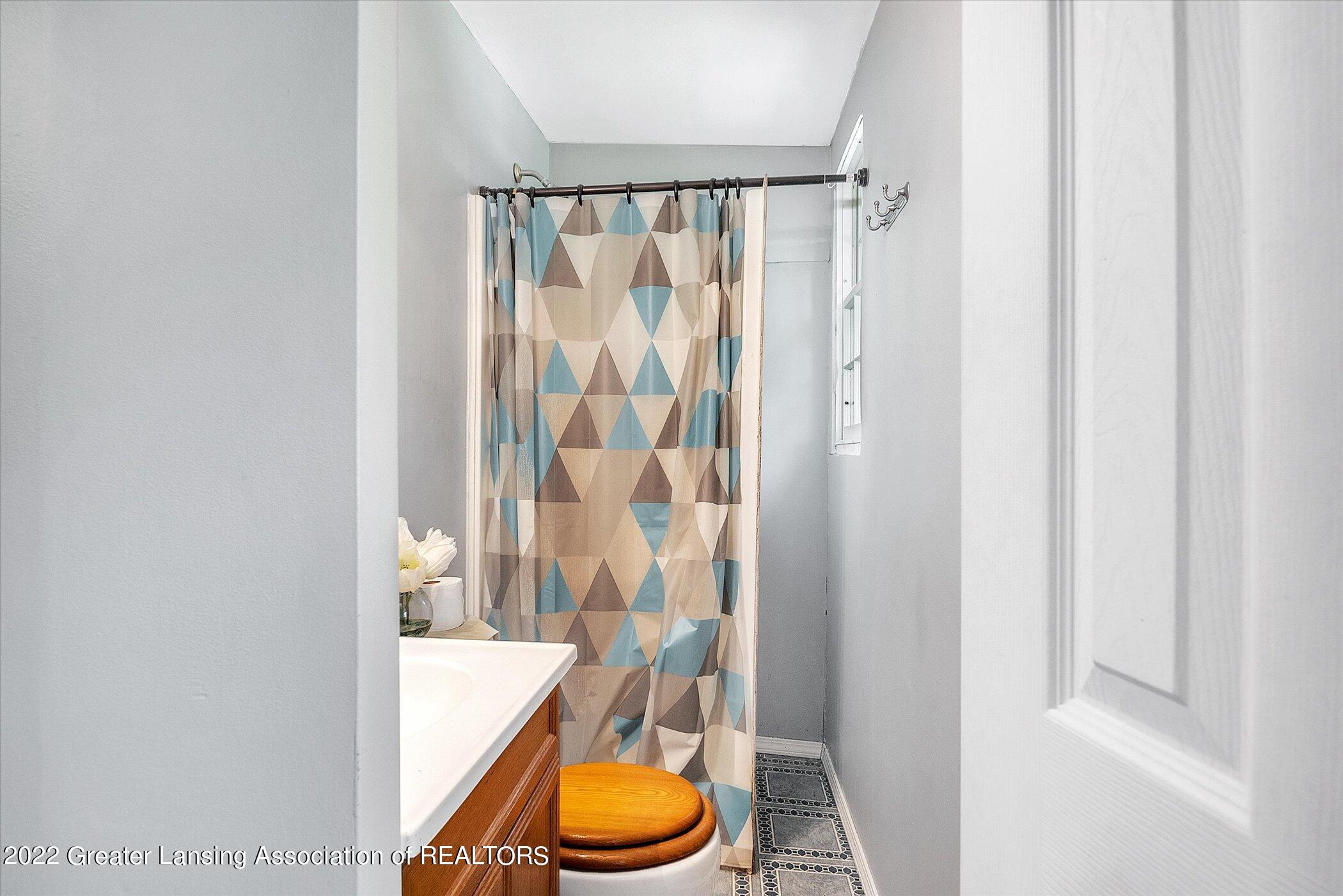 1363 South College Road Mason, MI 48854 - Photo 19 of 28 19-1363-S-College-Rd-WindowStill-Real-Es