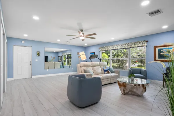 $1,690,000 | 19785 Castlewood Drive, Jupiter, FL 33458