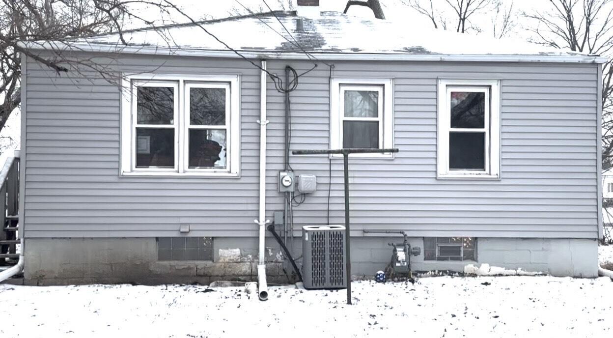 312 North Colorado Street Hobart, IN 46342 - Photo 2 of 8 a front view of a house