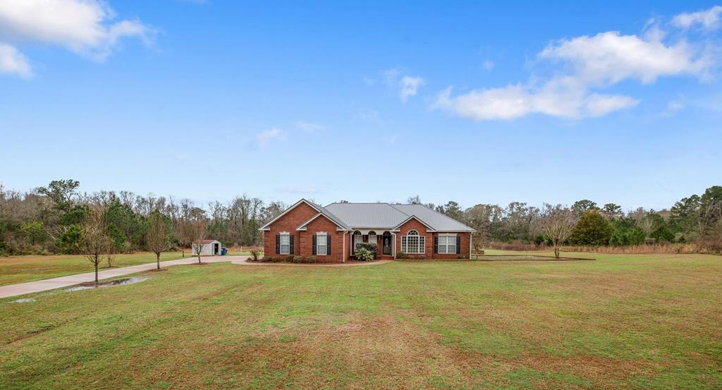 834 St Mary Road Cottonwood, AL 36320 - Photo 1 of 42 Main View