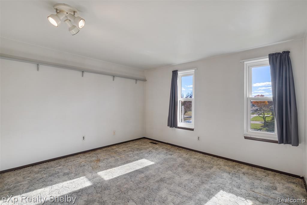 2849 Elmcrest Road Sterling Heights, MI 48310 - Photo 37 of 85