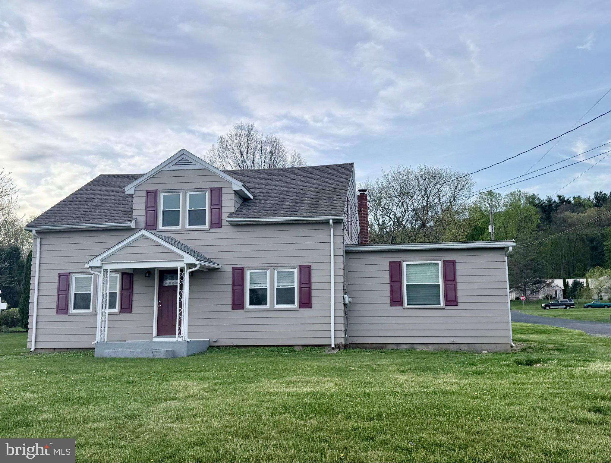 126 Locust Street Elizabethville, PA 17023 - Photo 2 of 33