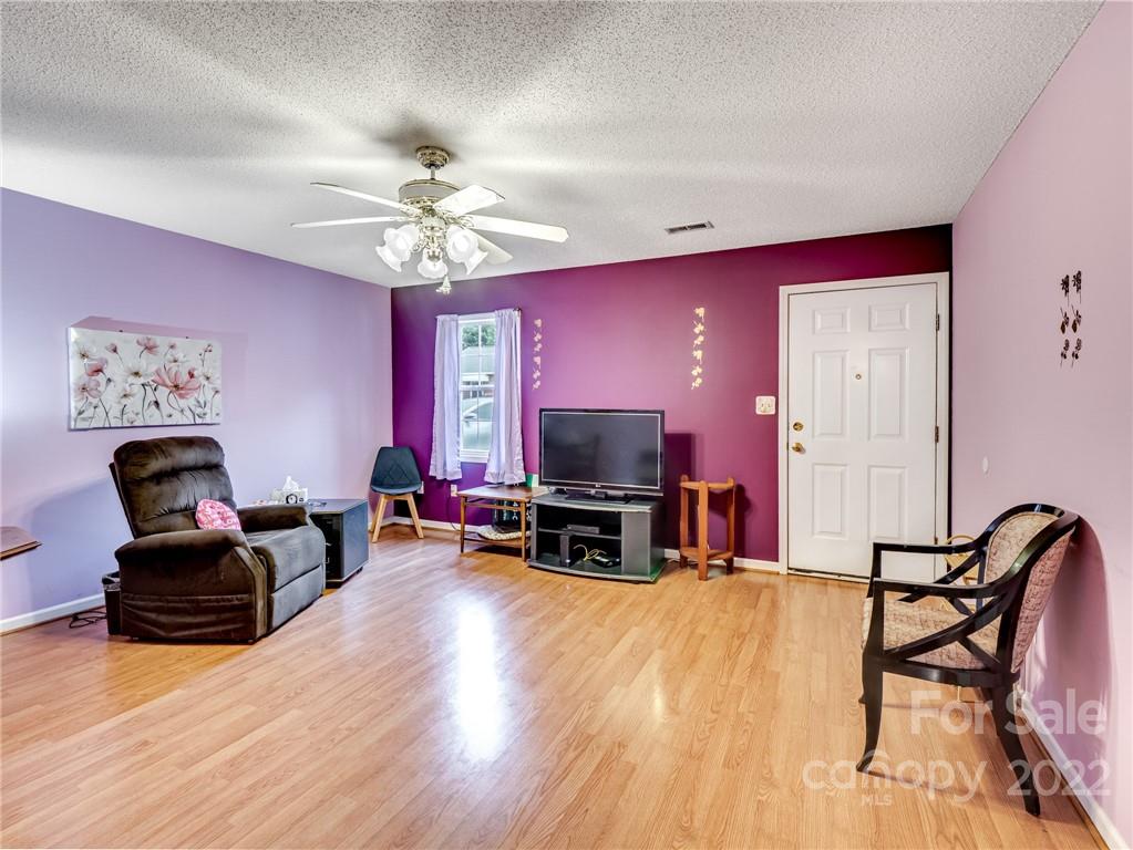 319 7th St Place Southwest, Unit D1 Conover, NC 28613 - Photo 3 of 20 Gallery Image 3
