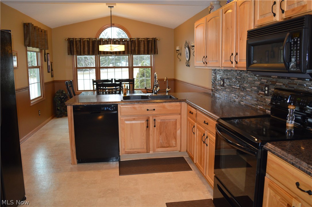 6979 Wadsworth Road Medina, OH 44256 - Photo 7 of 35 Gallery Image 7