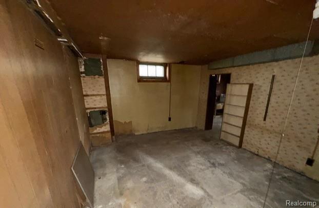 628 North Perry Street Pontiac, MI 48342 - Photo 3 of 11