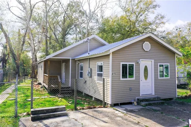 $1,500 | 415 West 29th Avenue, Covington, LA 70433