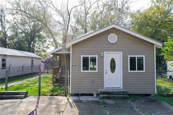 $1,400 | 415 West 29th Avenue, Covington, LA 70433