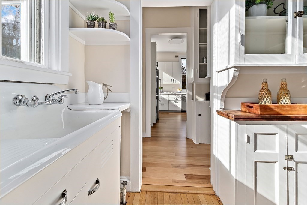 172 Buckminster Road Brookline, MA 02445 - Photo 9 of 20