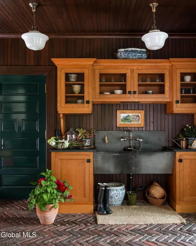 $7,990,000 | 795 North Broadway, Saratoga Springs, NY 12866