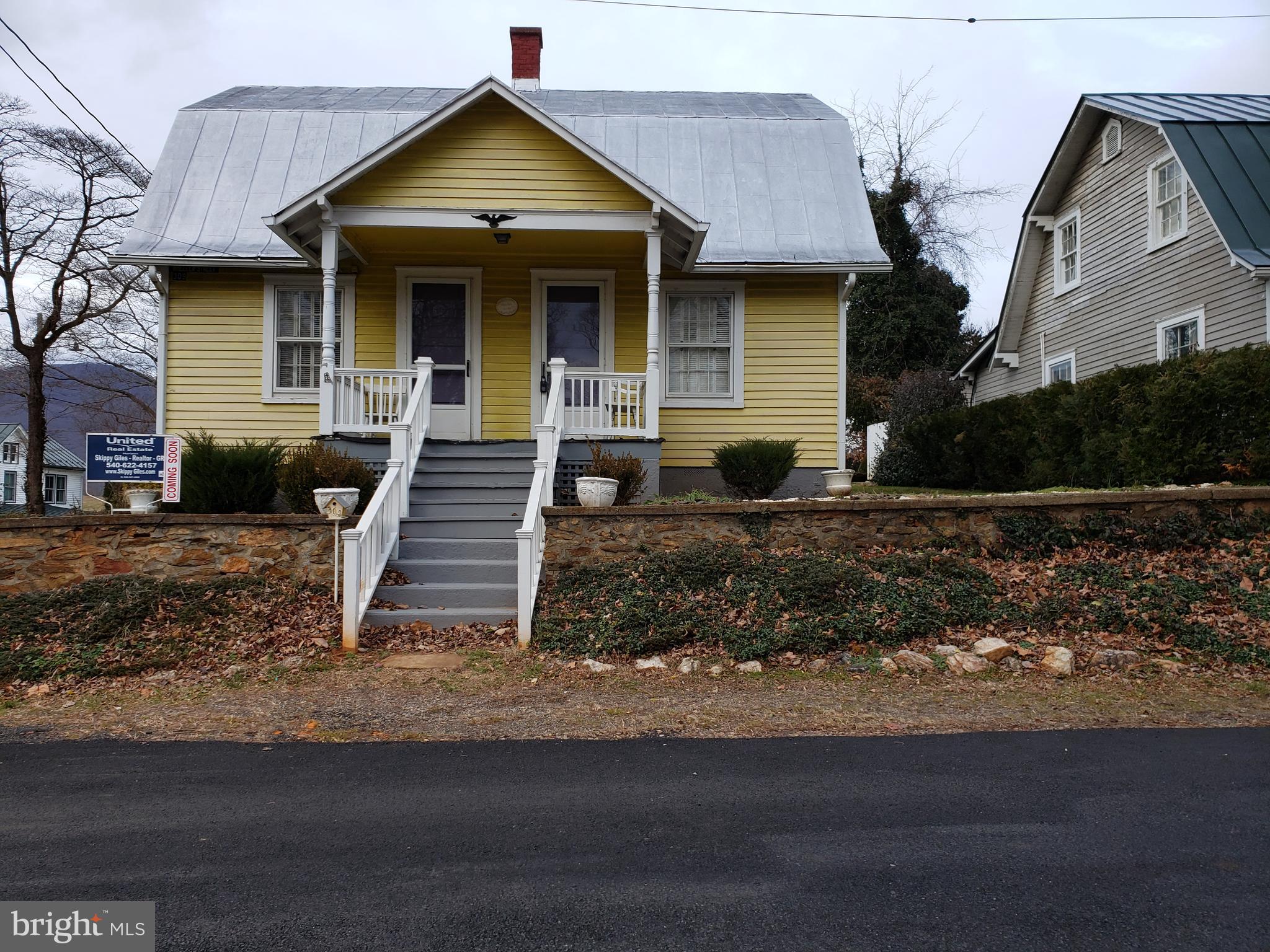 309 Wheeler Street Washington, VA 22747 - Photo 1 of 12 Front of house.