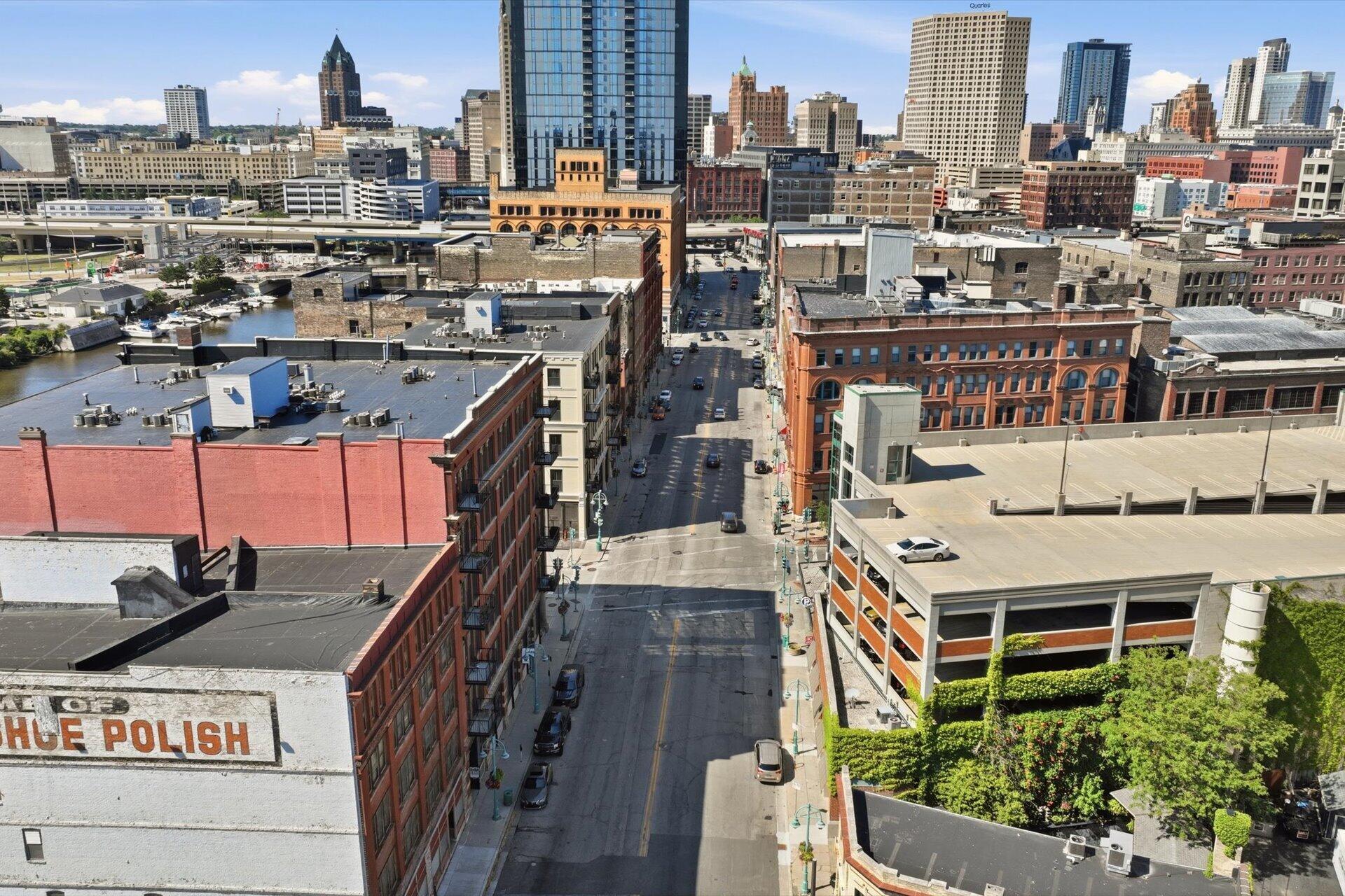 106 West Seeboth Street, Unit 920 Milwaukee, WI 53204 - Photo 47 of 51 Unbeatable downtown location just steps from the RiverWalk, Third Ward, Milwaukee Public Market, dining, shopping, and entertainment.