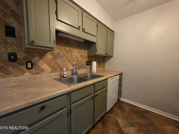 $1,500 | 6505 Doe Creek Way, Knoxville, TN 37918