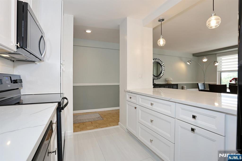 301 Beech Street, Unit 2H Hackensack, NJ 07601 - Photo 13 of 38