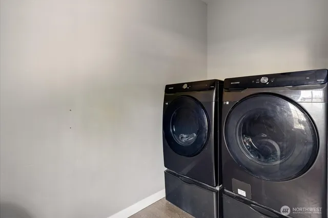 a close up view of washer and dryer