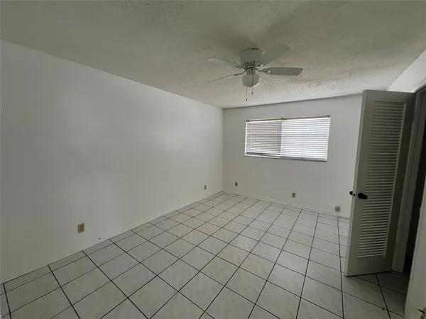 $1,700 | 230 Southwest 1st Street, Unit G8, Pompano Beach, FL 33060