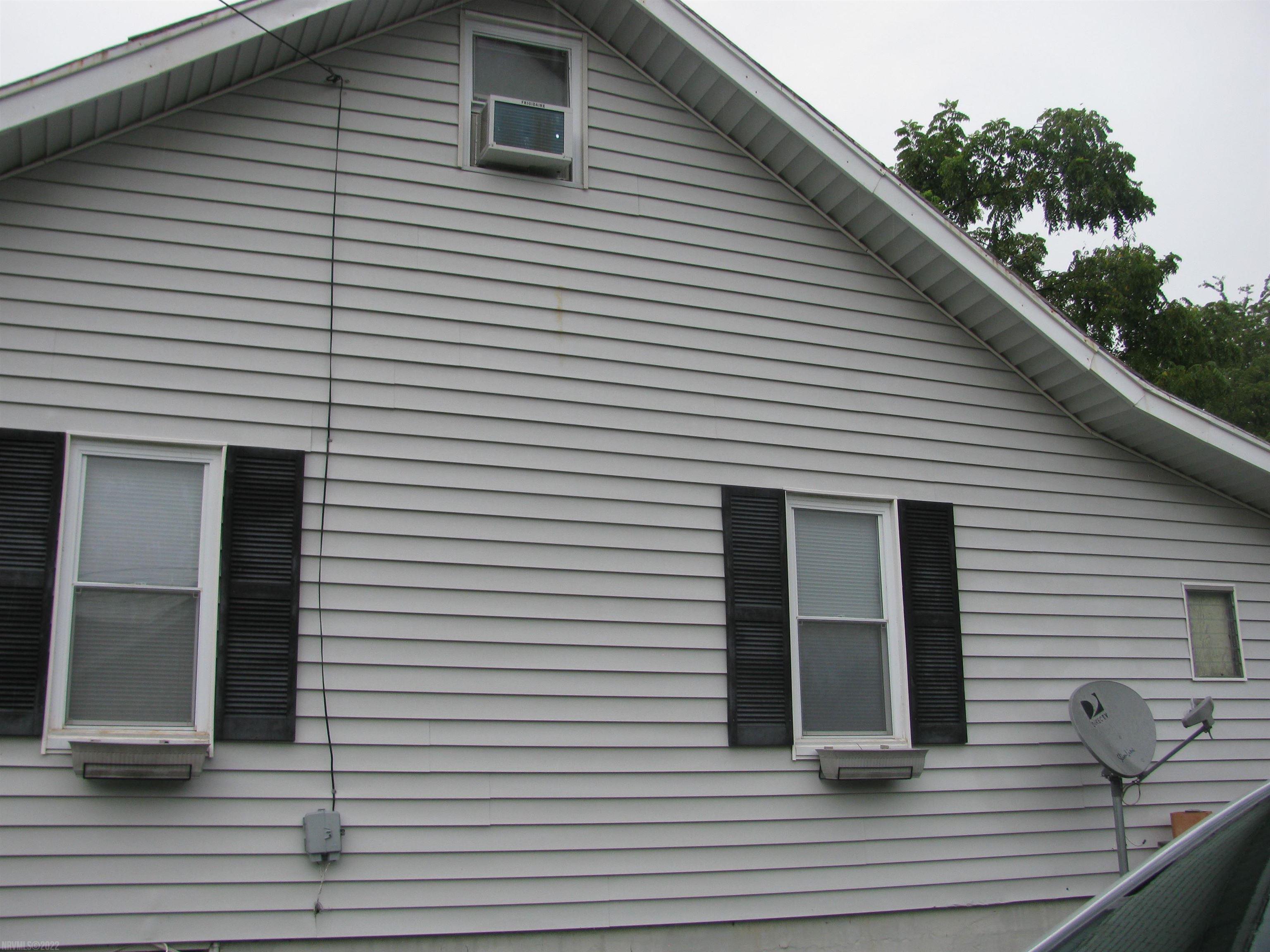 1624 Newbern Road Pulaski, VA 24301 - Photo 3 of 36 Gallery Image 3