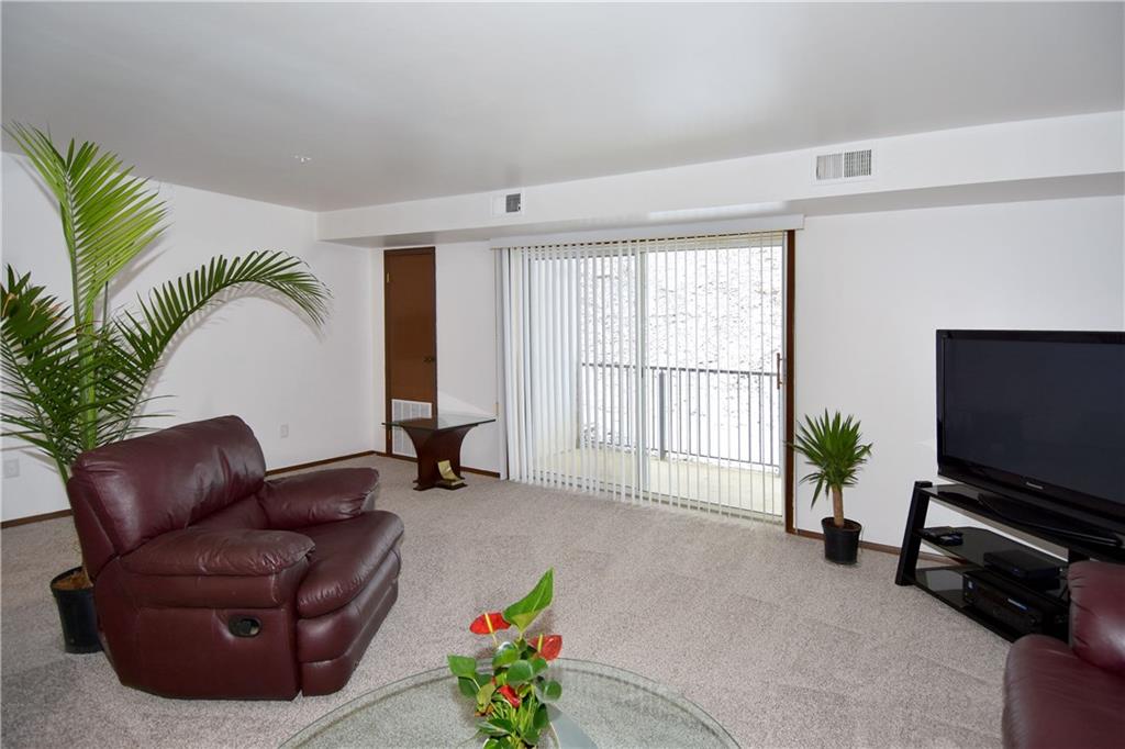 555 Sloop Road, Unit 6 Pittsburgh, PA 15237 - Photo 4 of 13 Gallery Image 4