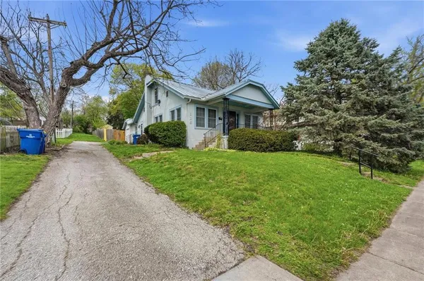 $250,000 | 116 North Fairview Avenue, Liberty, MO 64068