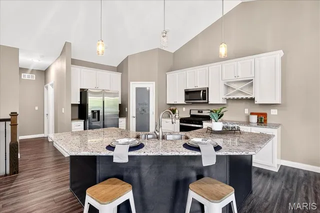 $580,000 | 516 Ingleside Lane, O'Fallon, IL 62269