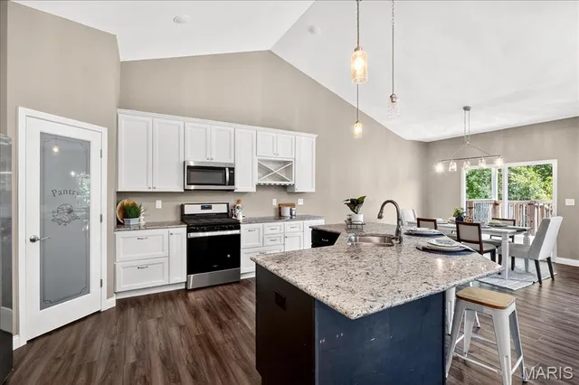 $580,000 | 516 Ingleside Lane, O'Fallon, IL 62269