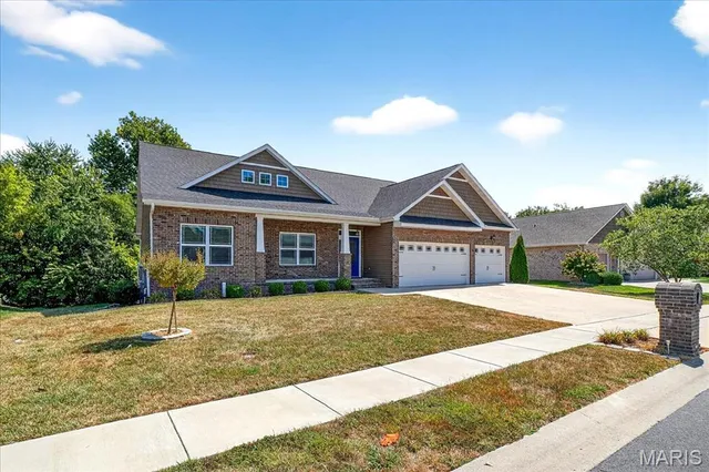 $580,000 | 516 Ingleside Lane, O'Fallon, IL 62269