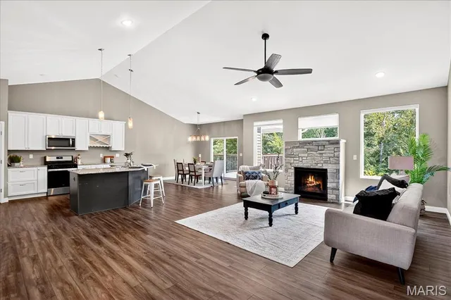 $580,000 | 516 Ingleside Lane, O'Fallon, IL 62269