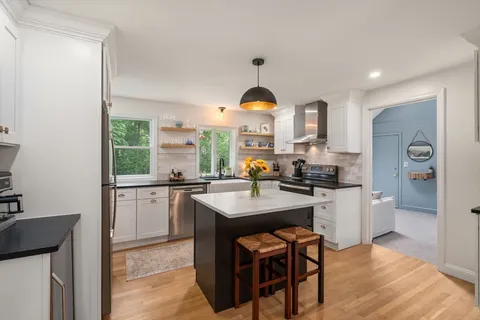 $949,000 | 10 James Road, Hanover, MA 02339
