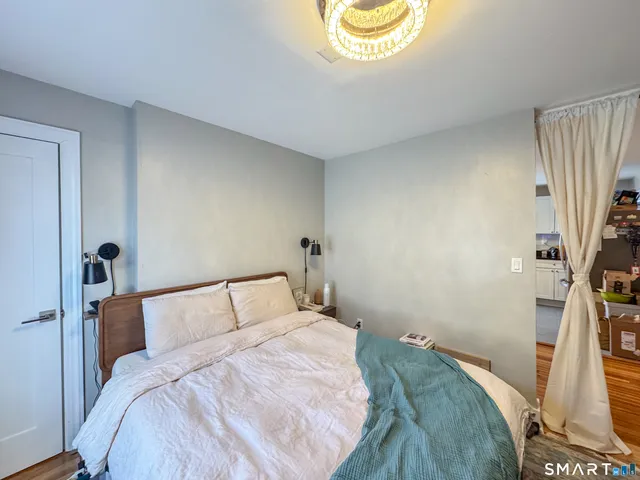 $2,300 | 508 Chapel Street, New Haven, CT 06511