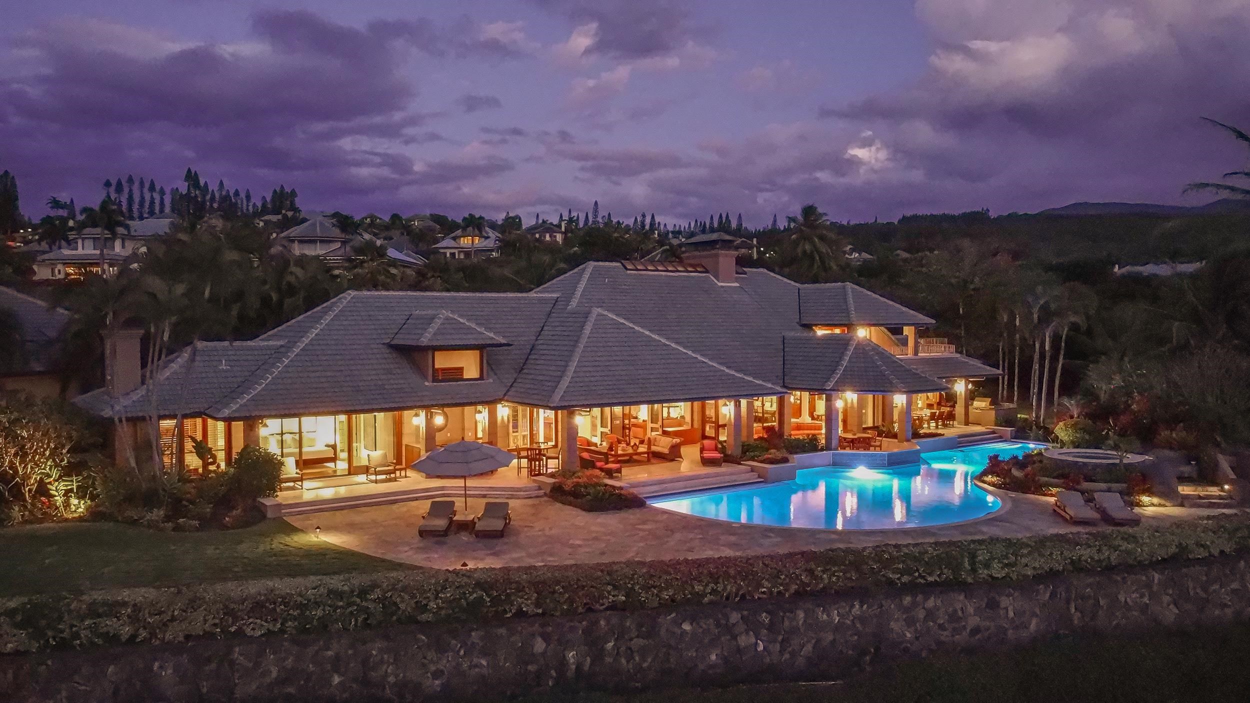 1216 Summer Road Lahaina, HI 96761 - Photo 23 of 26 a view of a street with a houses