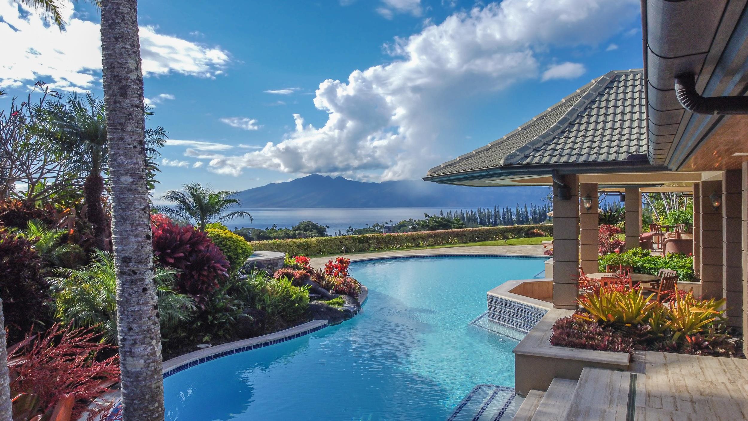 1216 Summer Road Lahaina, HI 96761 - Photo 4 of 26 a view of a chairs and table in the patio
