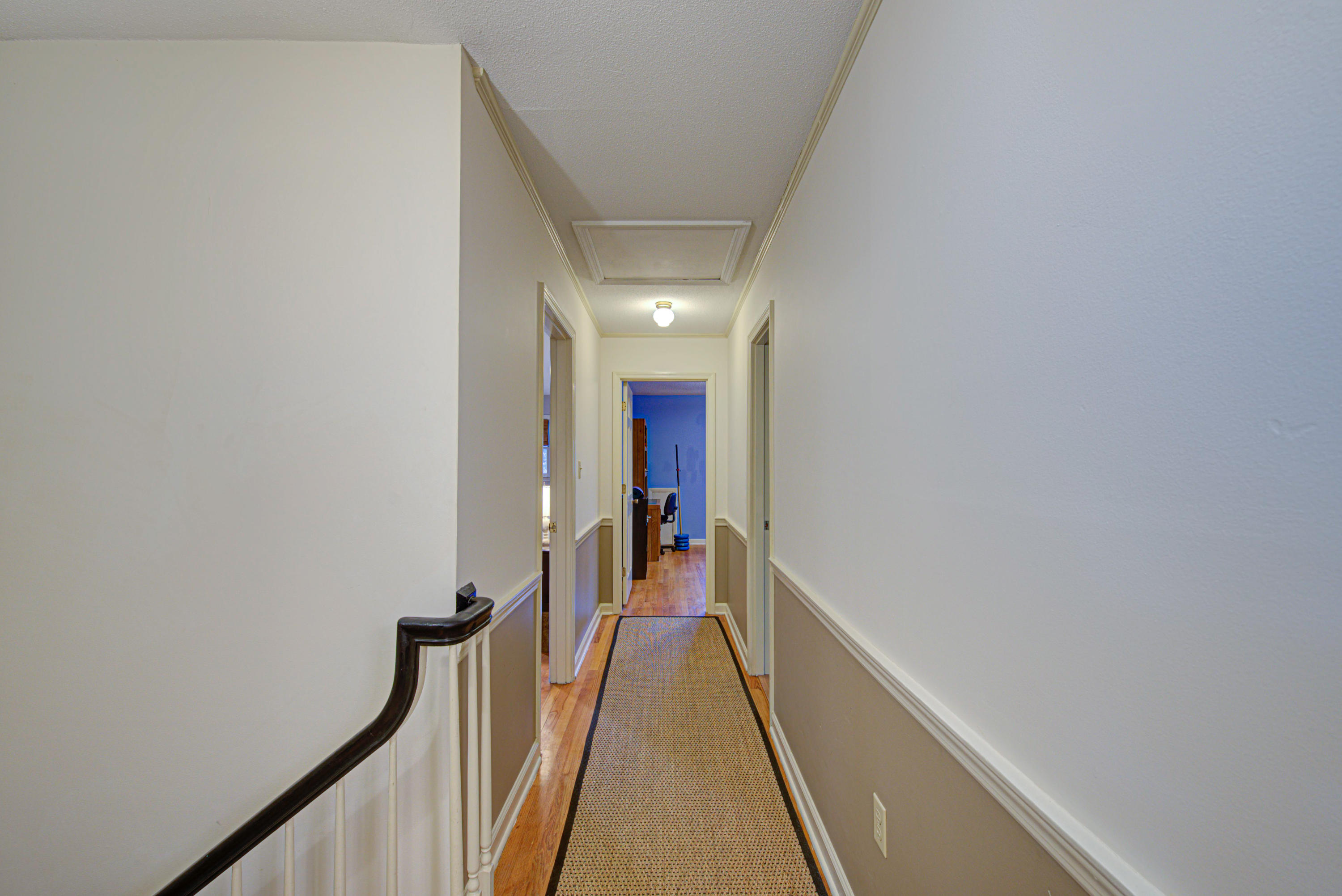 746 Willow Lake Road Charleston, SC 29412 - Photo 18 of 31 Upstairs hallway