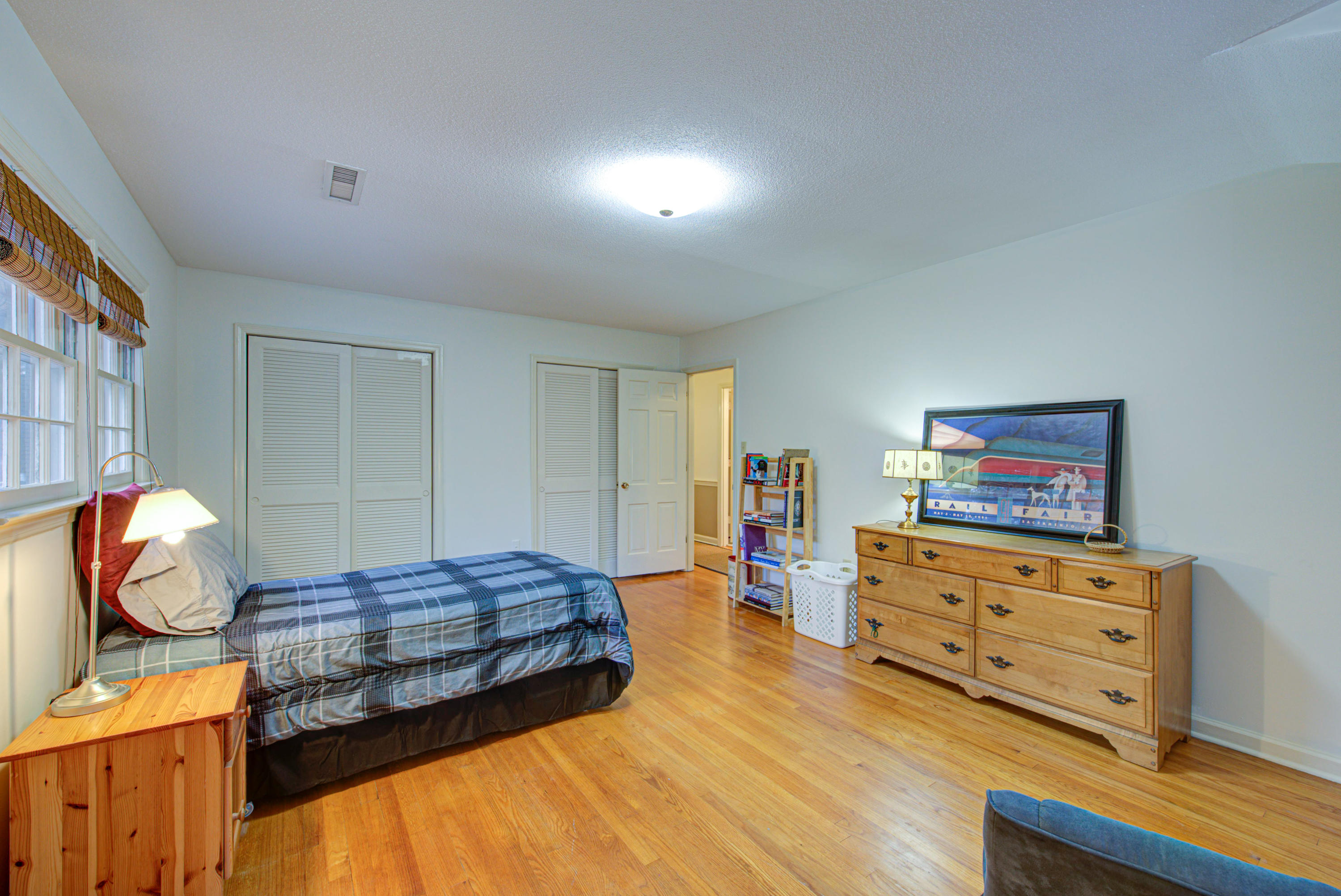 746 Willow Lake Road Charleston, SC 29412 - Photo 19 of 31 Spacious upstairs bedroom 1