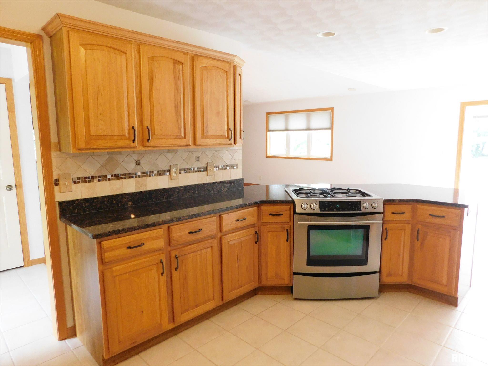 4114 South Pointe Drive Mapleton, IL 61547 - Photo 8 of 50