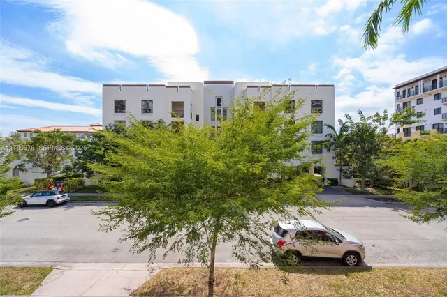 $470,000 | 29 Santillane Avenue, Unit 7, Coral Gables, FL 33134