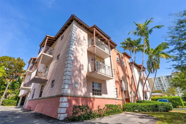$470,000 | 29 Santillane Avenue, Unit 7, Coral Gables, FL 33134