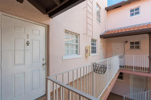 $470,000 | 29 Santillane Avenue, Unit 7, Coral Gables, FL 33134