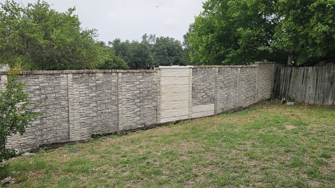 1903 1/2 Margalene Way, Unit B Austin, TX 78728 - Photo 16 of 17 View of yard