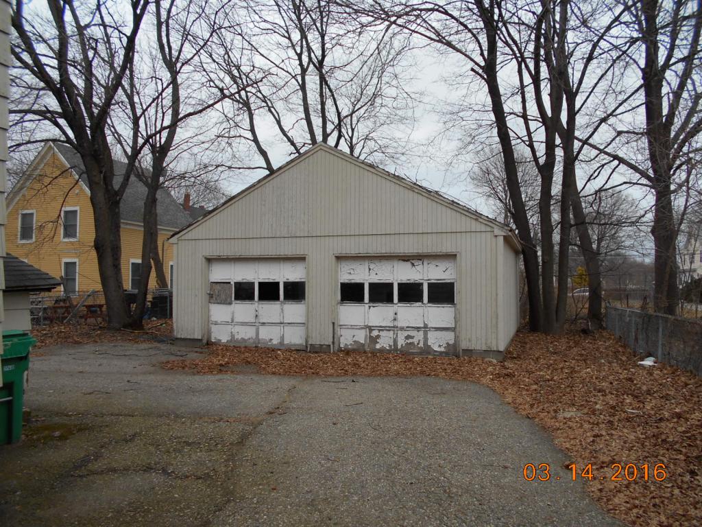 61 Lafayette Street Rochester, NH 03867 - Photo 3 of 10