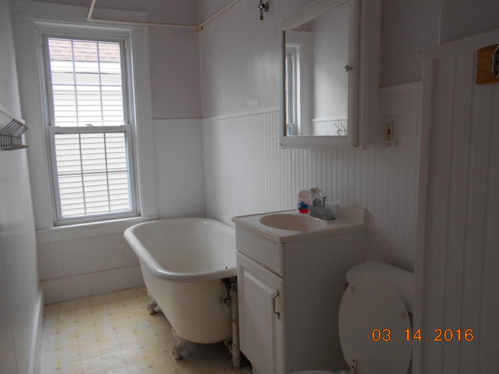 61 Lafayette Street Rochester, NH 03867 - Photo 8 of 10