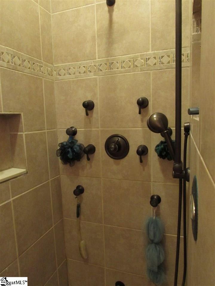 408 Inverness Way Easley, SC 29642 - Photo 14 of 36 Gallery Image 14