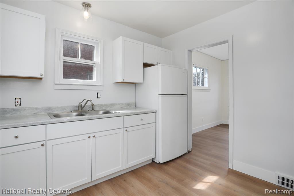 2625 Eight Mile Road Highland Park, MI 48203 - Photo 7 of 21