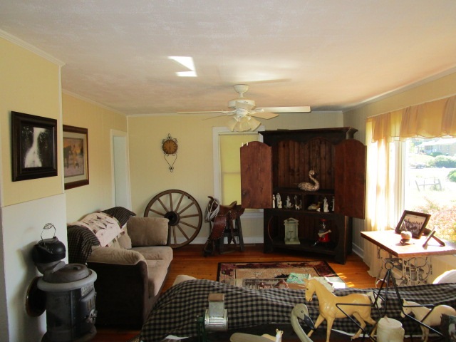 560 Hotchkiss Road Churchville, VA 24421 - Photo 14 of 20 Gallery Image 14