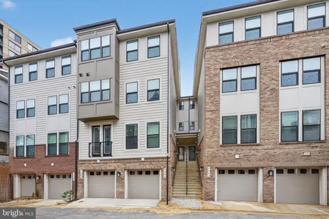 $799,900 | 5684 Stephanie Tessa Way, Unit 54, Alexandria, VA 22303