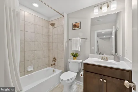 $799,900 | 5684 Stephanie Tessa Way, Unit 54, Alexandria, VA 22303