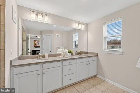 $799,900 | 5684 Stephanie Tessa Way, Unit 54, Alexandria, VA 22303