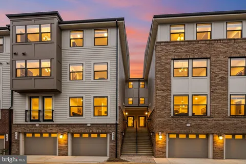 $799,900 | 5684 Stephanie Tessa Way, Unit 54, Alexandria, VA 22303