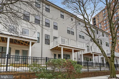 $799,900 | 5684 Stephanie Tessa Way, Unit 54, Alexandria, VA 22303