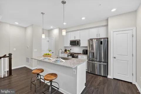 $799,900 | 5684 Stephanie Tessa Way, Unit 54, Alexandria, VA 22303